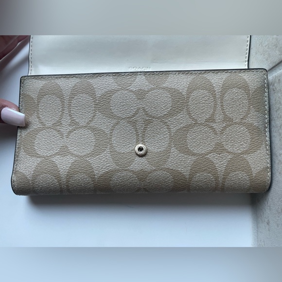 *REDUCED***Coach Signature Tri-Fold Long Leather Wallet with checkbook insert - Picture 3 of 14